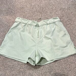 Lululemon cinchable waist shorts
